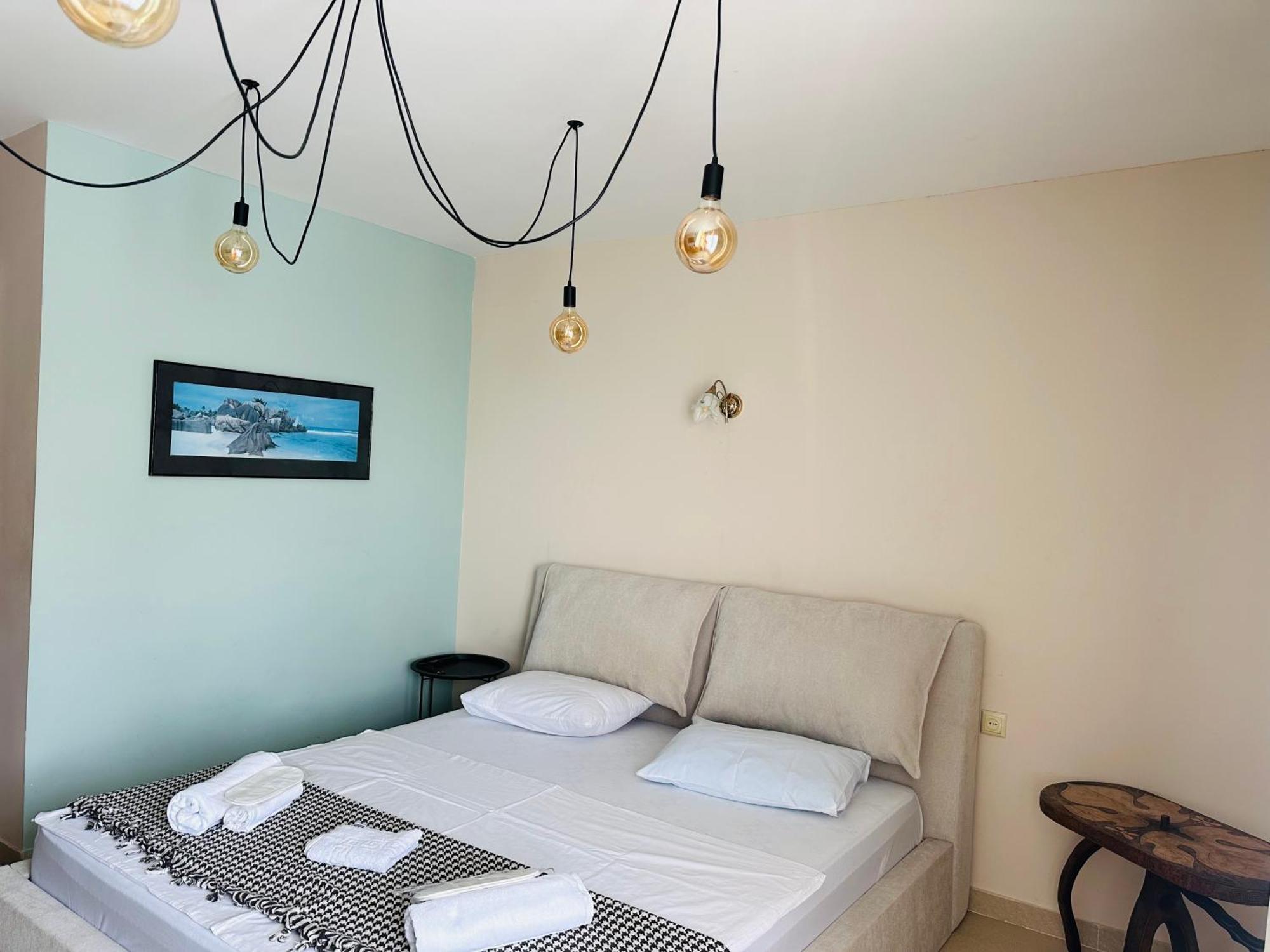 Claude Monet Beach Hotel Ureki Bagian luar foto