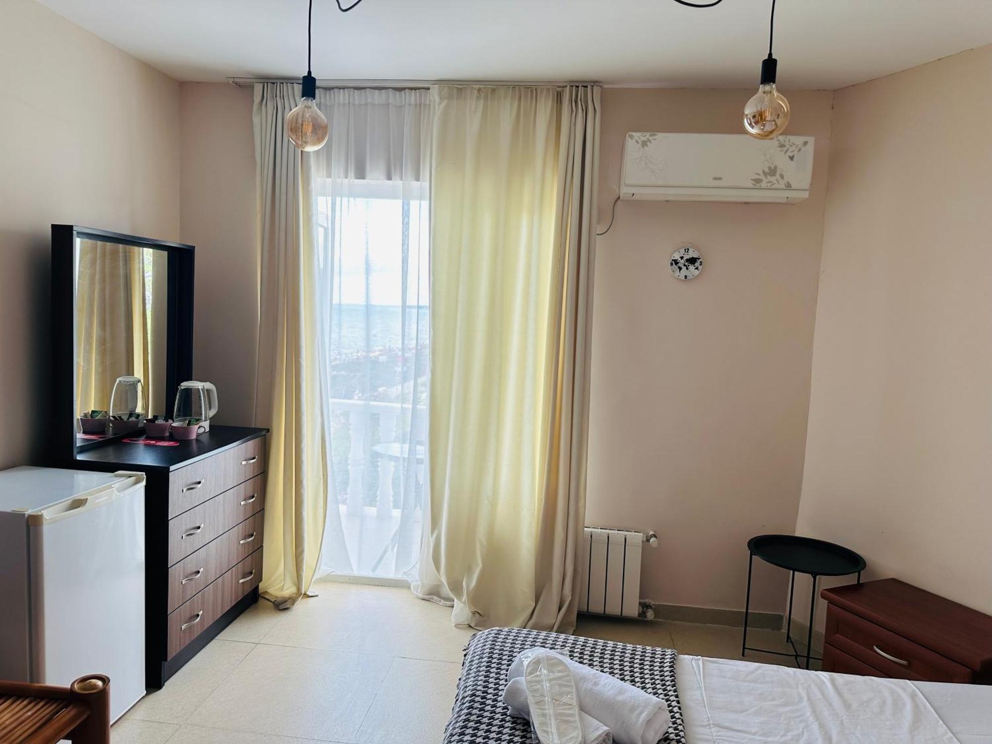 Claude Monet Beach Hotel Ureki Bagian luar foto