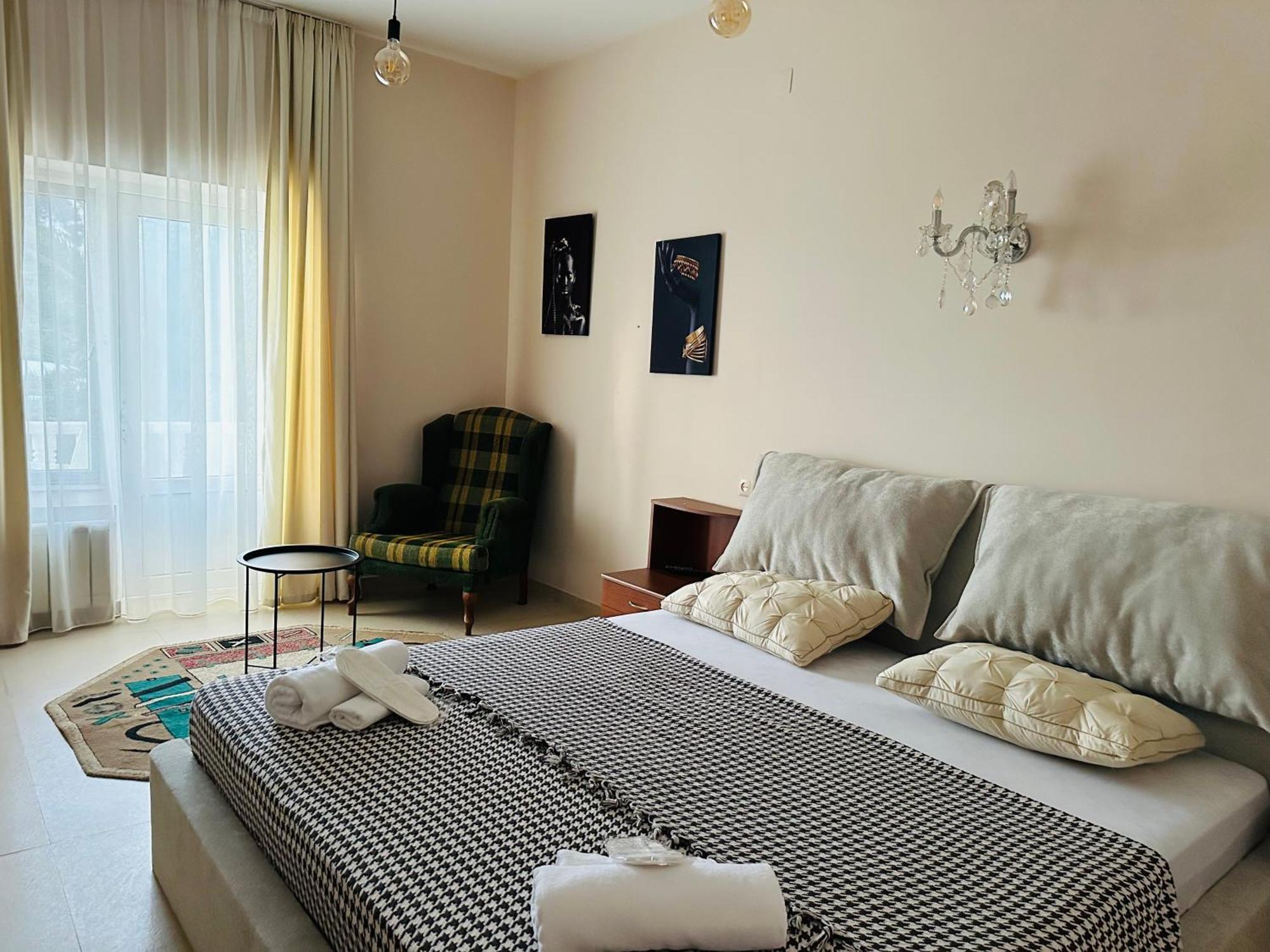 Claude Monet Beach Hotel Ureki Bagian luar foto